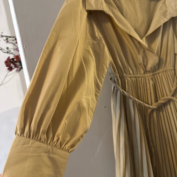 L’ATISTE WOMENS DRESS SZ M PLEATED CASUAL BELTED GOLD COLOR  M26 - Picture 10 of 13